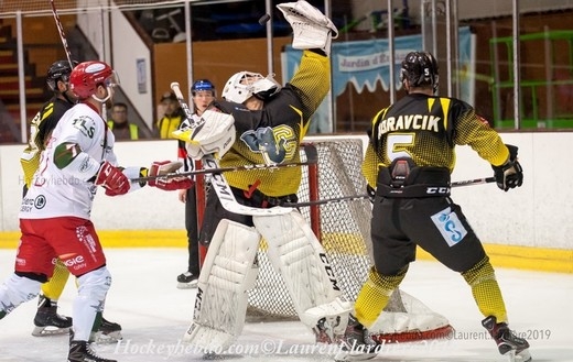 Photo hockey Division 1 - Division 1 : 12me journe : Chambry vs Cergy-Pontoise - Chambery stoppe Cergy
