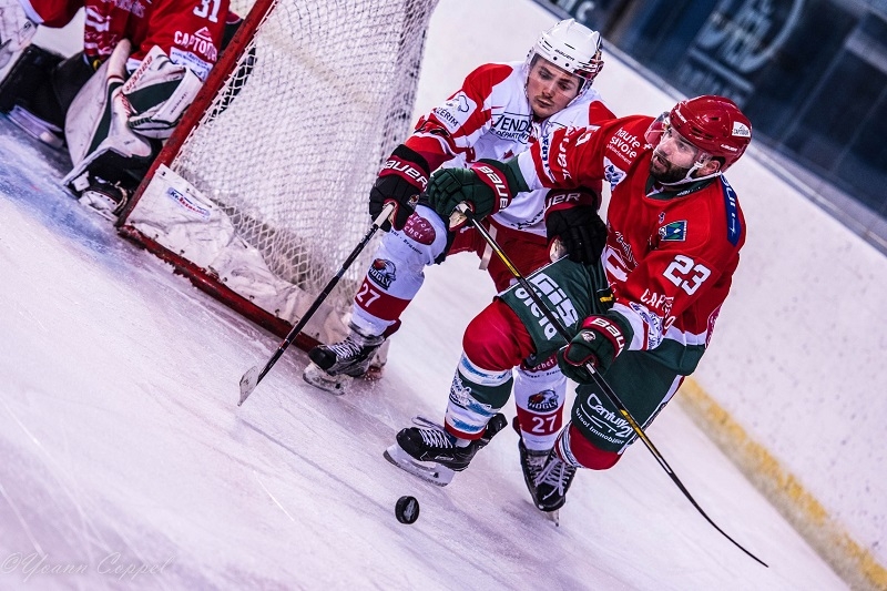 Photo hockey Division 1 - Division 1 : 12me journe : Mont-Blanc vs La Roche-sur-Yon - La Roche ensevelit le Yti