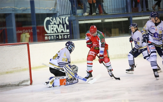 Photo hockey Division 1 - Division 1 : 13me journe : Mont-Blanc vs Dunkerque - Le Corsaire chasse le Yti