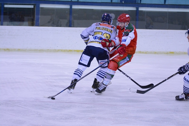 Photo hockey Division 1 - Division 1 : 13me journe : Mont-Blanc vs Dunkerque - Le Corsaire chasse le Yti