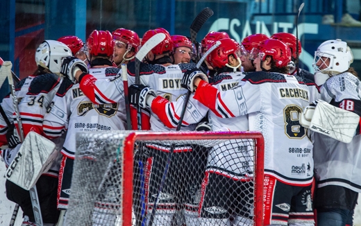 Photo hockey Division 1 - Division 1 : 13me journe : Mont-Blanc vs Neuilly/Marne - Le Bison charge !
