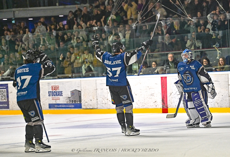 Photo hockey Division 1 - Division 1 : 13me journe : Nantes vs Valenciennes - Les Corsaires arrachent une victoire cruciale !