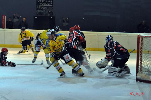 Photo hockey Division 1 - Division 1 : 13me journe : Neuilly/Marne vs Dunkerque - Les Corsaires gagnent une bataille