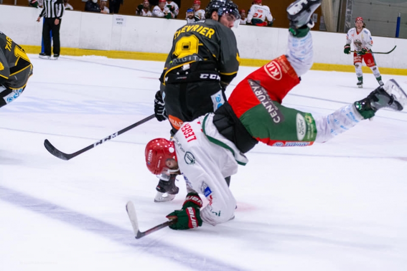 Photo hockey Division 1 - Division 1 : 14me journe : Chambry vs Mont-Blanc - Sans enjeu, mais derby engag!
