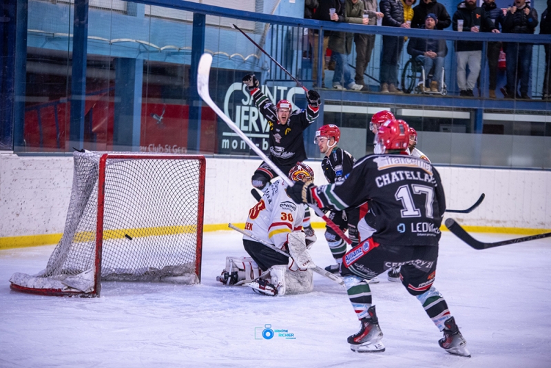 Photo hockey Division 1 - Division 1 : 16me journe : Mont-Blanc vs Meudon - Meudon arrache un important succs !