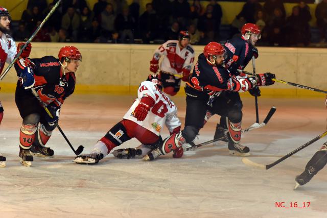 Photo hockey Division 1 - Division 1 : 16me journe : Neuilly/Marne vs Brianon  - Brianon enfonce les Bisons