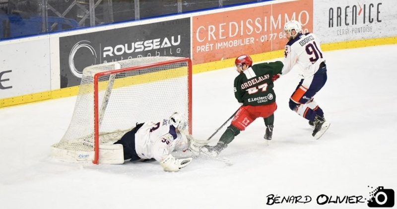 Photo hockey Division 1 - Division 1 : 17me journe : Cergy-Pontoise vs Montpellier  - Morsures de Vipers sans consquences pour les Jokers