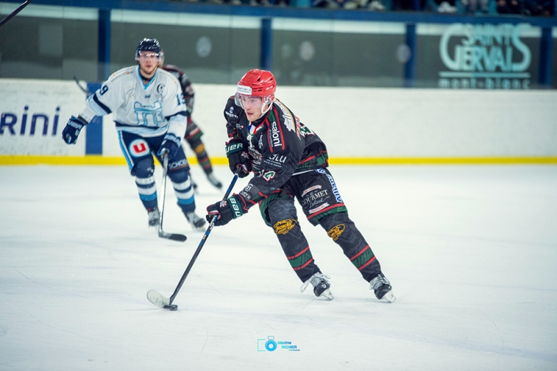 Photo hockey Division 1 - Division 1 : 17�me journ�e : Mont-Blanc vs Tours  - Le mauvais Tours des Remparts