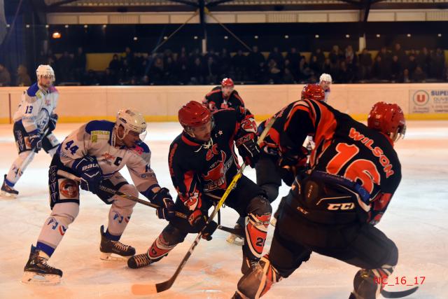 Photo hockey Division 1 - Division 1 : 18me journe : Neuilly/Marne vs Courchevel-Mribel-Pralognan - D1 : Les Bisons et leurs dmons