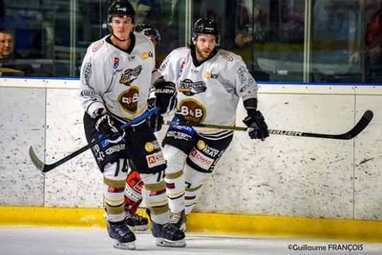 Photo hockey Division 1 - Division 1 : 21me journe : Cergy-Pontoise vs Brest  - Les Albatros emports par la mare verte