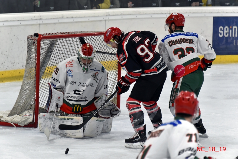 Photo hockey Division 1 - Division 1 : 22me journe : Neuilly/Marne vs Mont-Blanc - Neuilly trouve la cl
