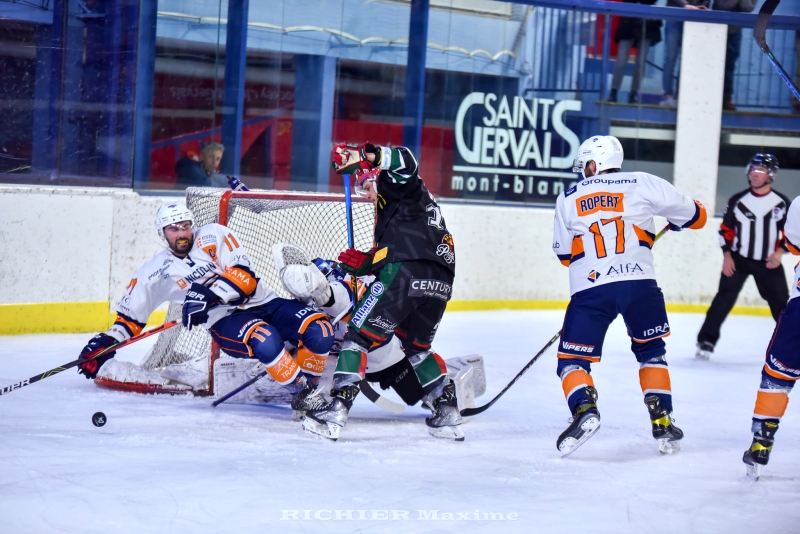 Photo hockey Division 1 - Division 1 : 23me journe : Mont-Blanc vs Montpellier  - Lessentiel cest les 3 points!