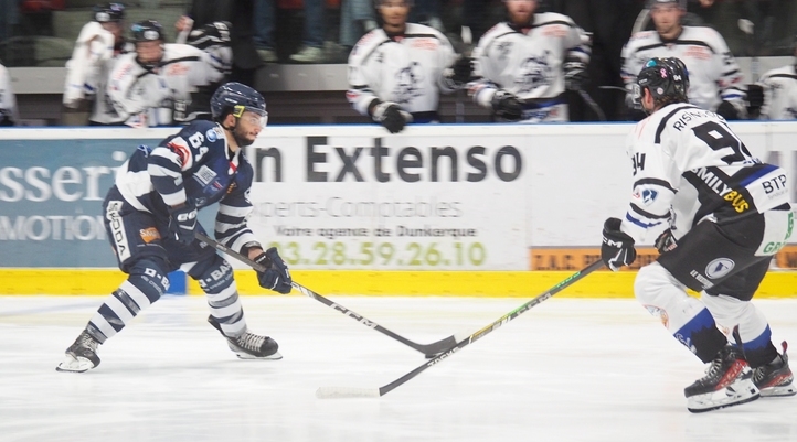 Photo hockey Division 1 - Division 1 : 24�me journ�e : Dunkerque vs Courchevel-M�ribel-Pralognan - Le HCMP surprend les Corsaires de Dunkerque � l�ext�rieur