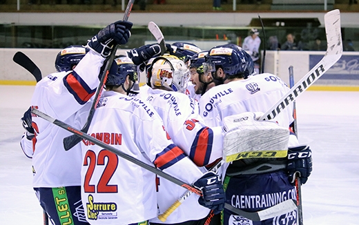 Photo hockey Division 1 - Division 1 : 24me journe : Mont-Blanc vs Caen  - Le Drakkar dune rame