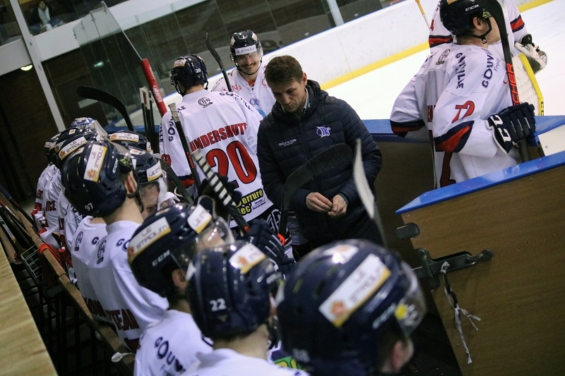 Photo hockey Division 1 - Division 1 : 24me journe : Mont-Blanc vs Caen  - Le Drakkar dune rame