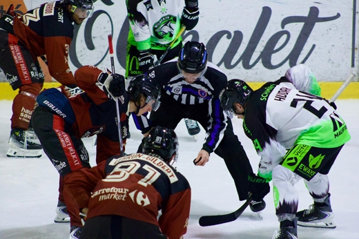 Photo hockey Division 1 - Division 1 : 25�me journ�e : Morzine-Avoriaz vs Epinal  - Morzine en d�monstration face � �pinal