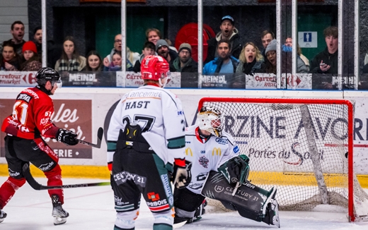 Photo hockey Division 1 - Division 1 : 25me journe : Morzine-Avoriaz vs Mont-Blanc - Les Pingouins glissent le plus loin