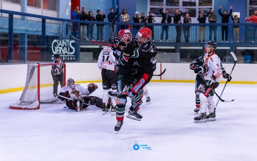 Photo hockey Division 1 - Division 1 : 2me journe : Mont-Blanc vs Morzine-Avoriaz - Mont-Blanc emporte un derby fou!