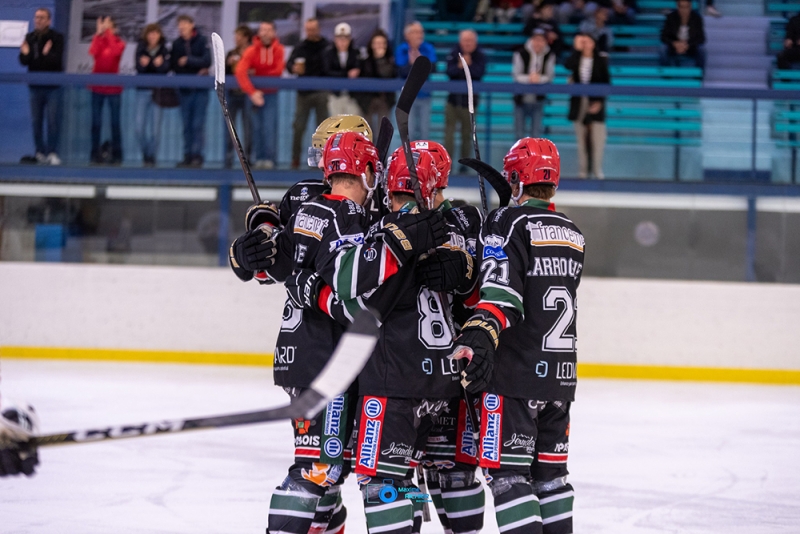 Photo hockey Division 1 - Division 1 : 2me journe : Mont-Blanc vs Morzine-Avoriaz - Mont-Blanc emporte un derby fou!