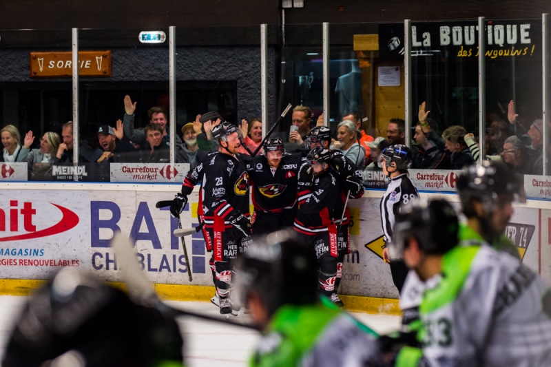 Photo hockey Division 1 - Division 1 : 2me journe : Morzine-Avoriaz vs Epinal  - Premire rencontre a domicile pour les Pingouins 