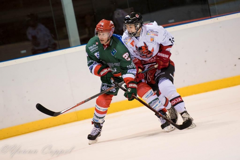 Photo hockey Division 1 - Division 1 : 3me journe : Mont-Blanc vs Brianon  - Le cur Ytis chasse le Diable
