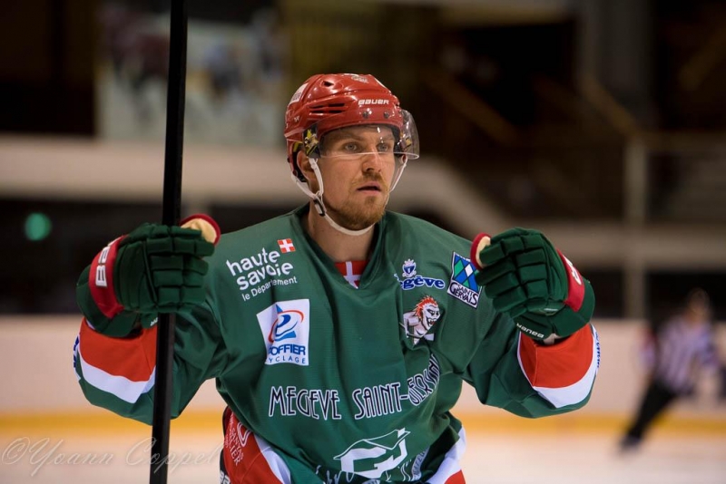 Photo hockey Division 1 - Division 1 : 3me journe : Mont-Blanc vs Brianon  - Le cur Ytis chasse le Diable