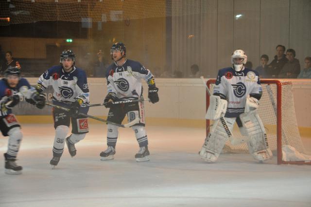 Photo hockey Division 1 - Division 1 : 3�me journ�e : Neuilly/Marne vs Nantes - Les Bisons sortent de la brume