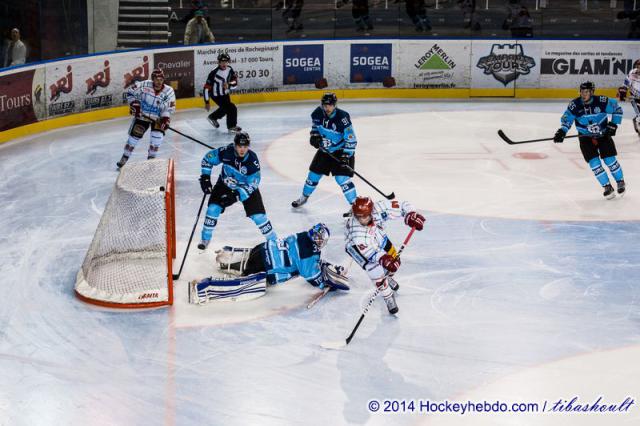 Photo hockey Division 1 - Division 1 : 3ème journée : Tours vs Mont-Blanc - Le Mont-Blanc dans le brouillard Photo hockey Division 1 - Division 1 : 3ème journée : Tours vs Mont-Blanc - Le Mont-Blanc dans le brouillard