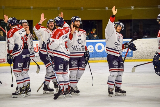 Photo hockey Division 1 - Division 1 : 6me journe : Nantes  vs Caen  - Caen simpose sur le fil  Nantes 