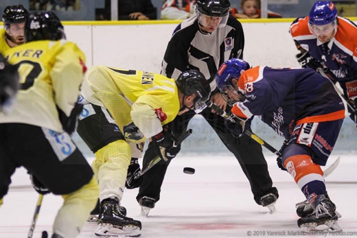 Photo hockey Division 1 - Division 1 : 8me journe : Clermont-Ferrand vs Chambry - Clermont stoppe la progression de Chambry
