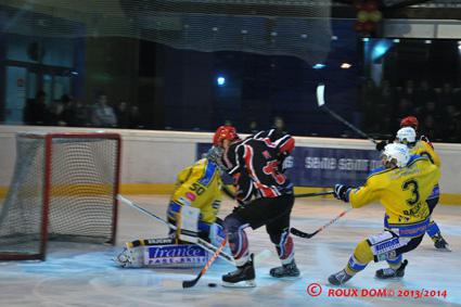 Photo hockey Division 1 - Division 1 : 9ème journée : Neuilly/Marne vs Dunkerque - Les Bisons marquent leur territoire Photo hockey Division 1 - Division 1 : 9ème journée : Neuilly/Marne vs Dunkerque - Les Bisons marquent leur territoire
