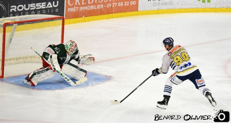 Photo hockey Division 1 - Division 1 : Cergy-Pontoise (Les Jokers) - Cergy-Pontoise prt  monter dans le grand huit