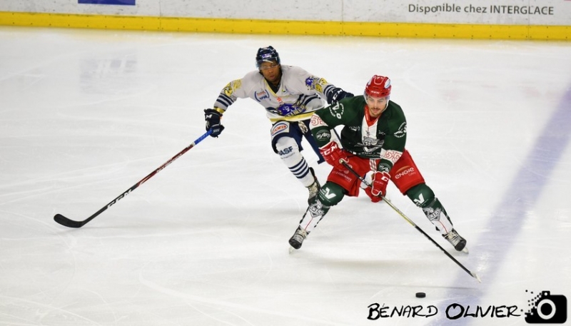 Photo hockey Division 1 - Division 1 : Cergy-Pontoise (Les Jokers) - Cergy-Pontoise prt  monter dans le grand huit