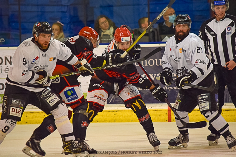 Photo hockey Division 1 - Division 1 - Finale match 3 : Cholet  vs Brest  - Cholet reste en vie en remportant le match 3