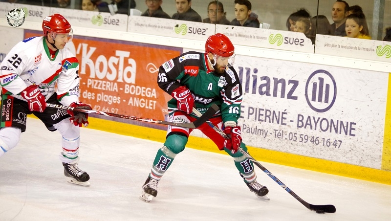 Photo hockey Division 1 - Division 1 : playoff, quart de finale, match 1 : Anglet vs Mont-Blanc - Anglet dun souffle