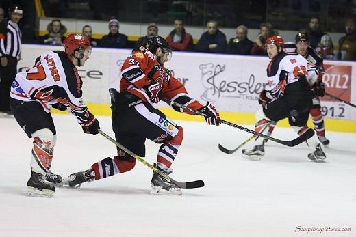 Photo hockey Division 1 - Division 1 : quart de finale, match 2 : Mulhouse vs Neuilly/Marne - Les Scorpions ont eu chaud 