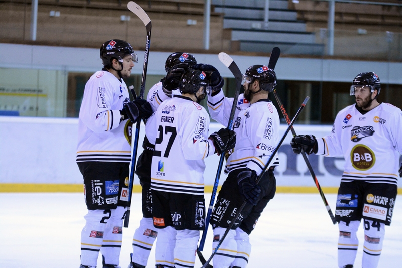 Photo hockey Division 1 - Division 1 - Quart de Finale match 3 : Mont-Blanc vs Brest  - D1: La demie pour les Ytis!