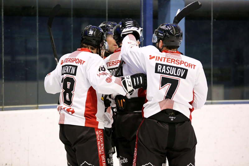 Photo hockey Division 1 - Division 2 - Poule de maintien - J4 : Mont-Blanc vs Morzine-Avoriaz - Un derby acharn!