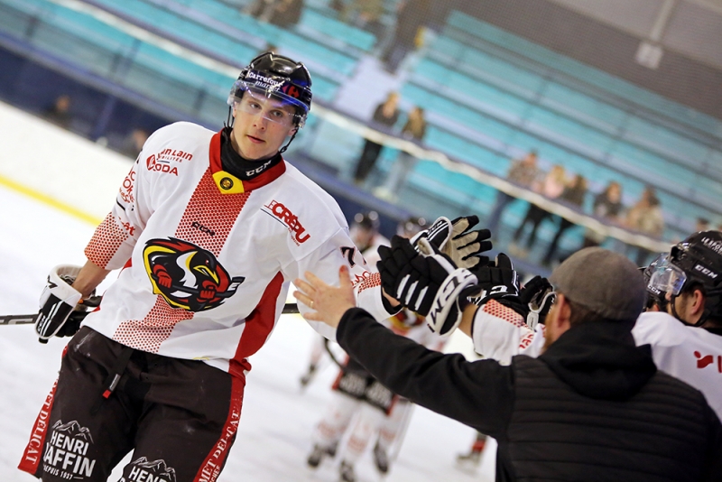 Photo hockey Division 1 - Division 2 - Poule de maintien - J4 : Mont-Blanc vs Morzine-Avoriaz - Un derby acharn!