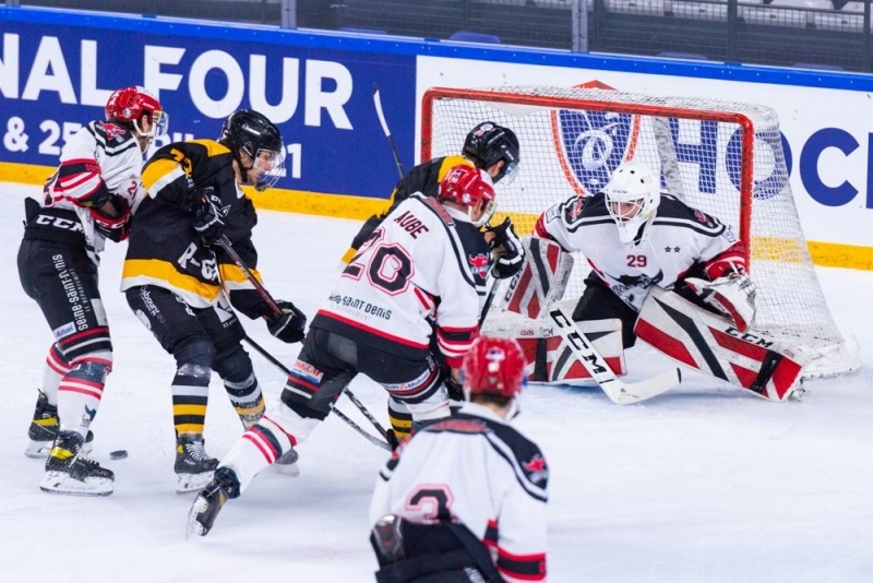 Photo hockey Division 1 - Division1 : Final four - demi finale : Strasbourg  vs Neuilly/Marne - Strasbourg jusquau bout du supense.