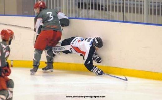 Photo hockey Division 1 - Play-off : 1/2 aller : Cergy-Pontoise vs Caen  - Reportage photos