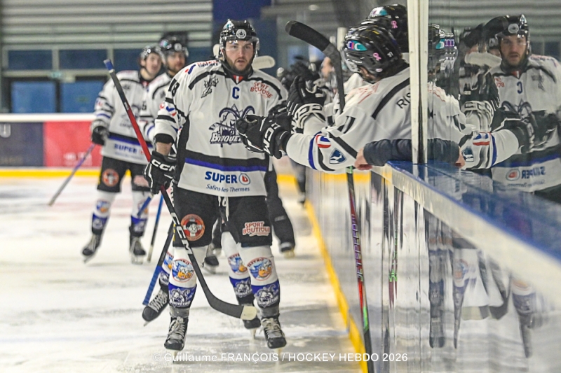 Photo hockey Division 1 - Poule de Maintien - Tour 1 - Match 5 : Nantes vs Courchevel-M�ribel-Pralognan - Nantes au bout du souffle, les Corsaires arrachent leur maintien