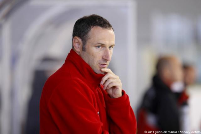 Photo hockey Division 2 -  : Clermont-Ferrand vs Limoges - Clermont trbuche en mode rglage