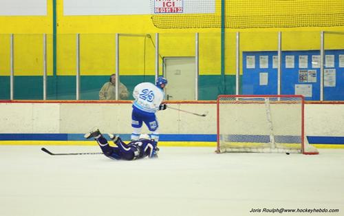Photo hockey Division 2 - D2 : 12me journe - A : Avignon vs Villard-de-Lans - Fin d