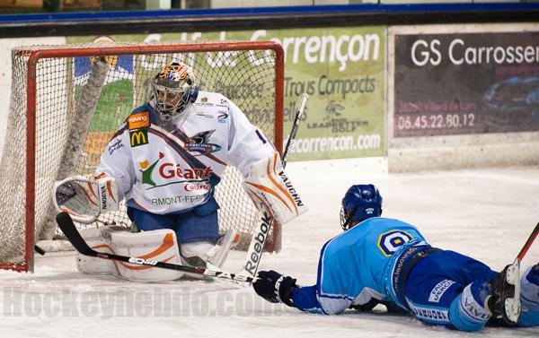 Photo hockey Division 2 - D2 : 13me journe - A : Villard-de-Lans vs Clermont-Ferrand - Villard : dpart canon 