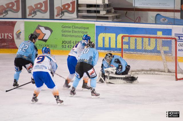 Photo hockey Division 2 - D2 : 14me journe - B : Tours  vs Clermont-Ferrand - Tours chute de nouveau