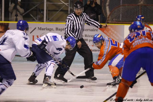 Photo hockey Division 2 - D2 : 15me journe - B : Clermont-Ferrand vs Paris (FV) - Duel de gardiens et petite victoire parisienne