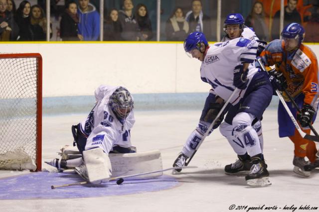 Photo hockey Division 2 - D2 : 15me journe - B : Clermont-Ferrand vs Paris (FV) - Duel de gardiens et petite victoire parisienne