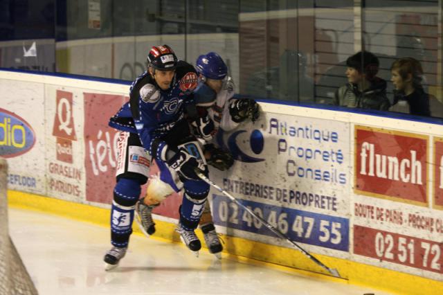 Photo hockey Division 2 - D2 : 17�me journ�e - B : Nantes vs Clermont-Ferrand - Une victoire de plus pour les Corsaires mais�