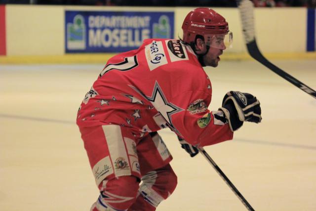 Photo hockey Division 2 - D2 : 1re journe - A : Amnville vs La Roche-sur-Yon - A un cheveu prs... 